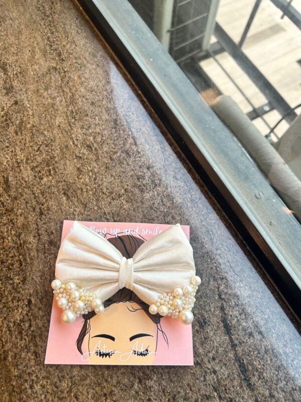 Ivory Glow - Pearl Bow - Image 2