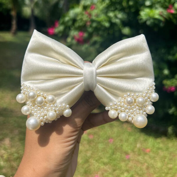 Ivory Glow - Pearl Bow